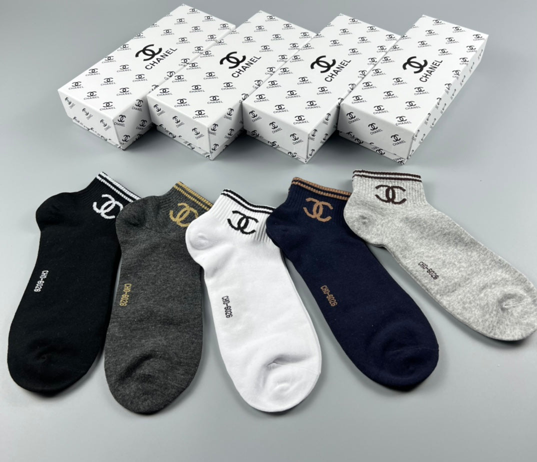 Chanel low cut contrast lettering ankle socks - view 3