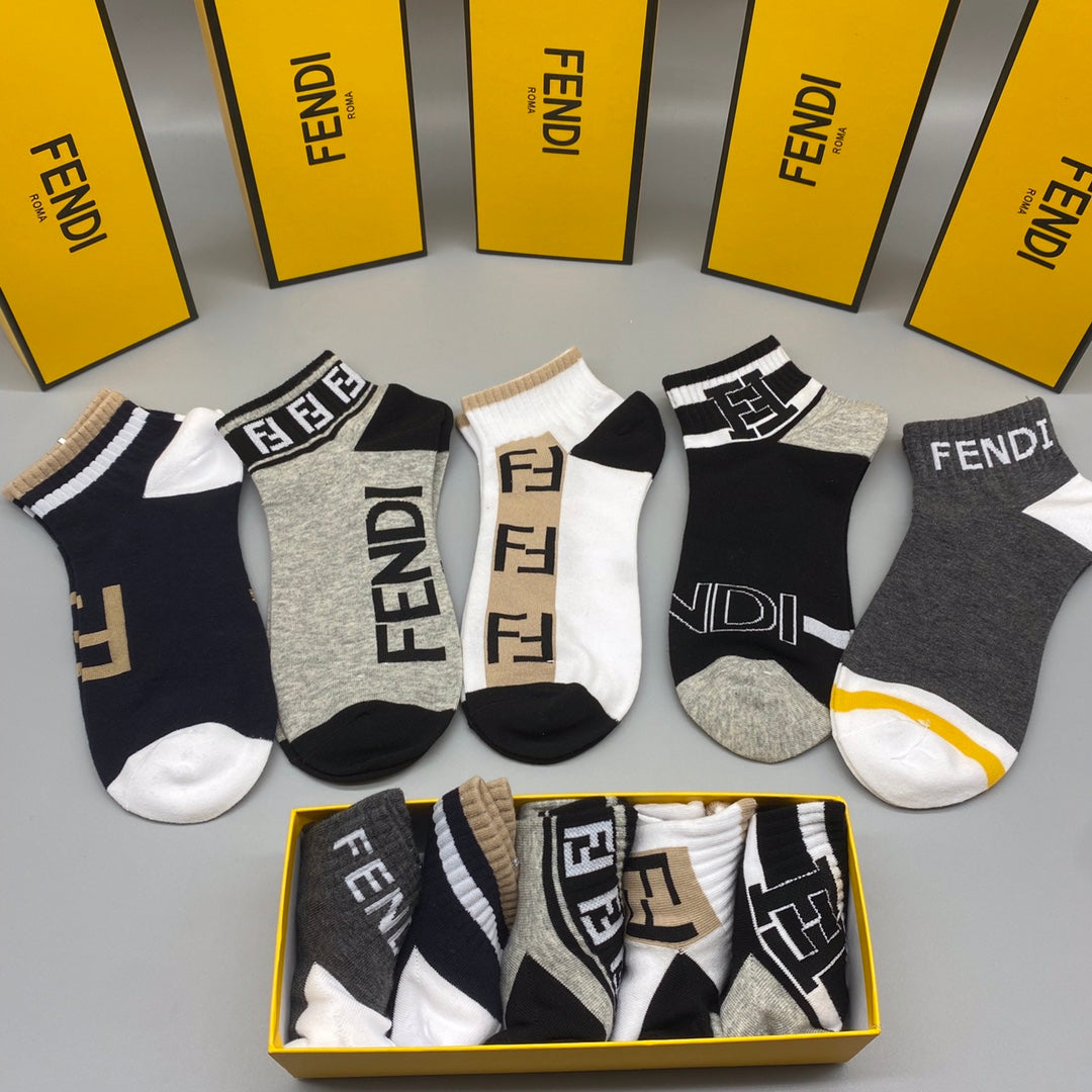 Fendi graphic wordmark mix ankle socks - view 2