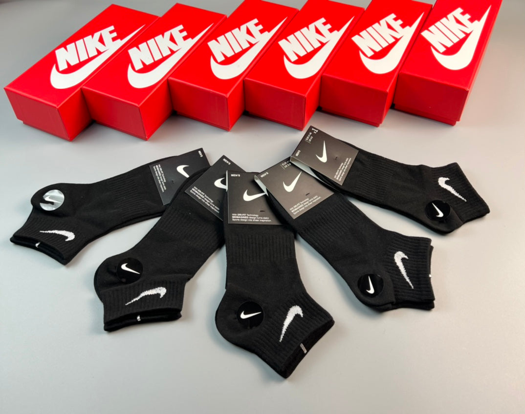 Nike white minimal swoosh ankle socks, image 6