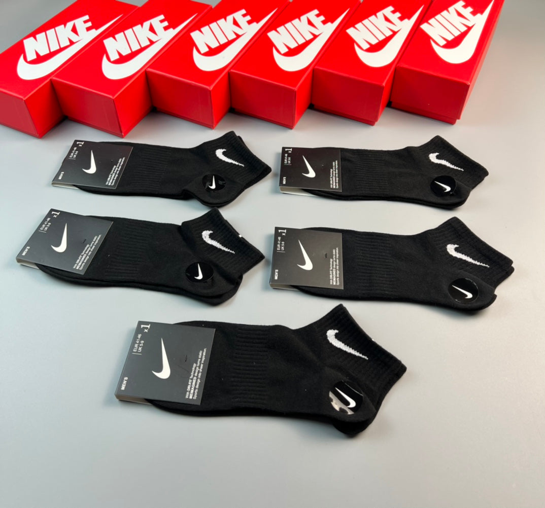 Nike white minimal swoosh ankle socks, image 7