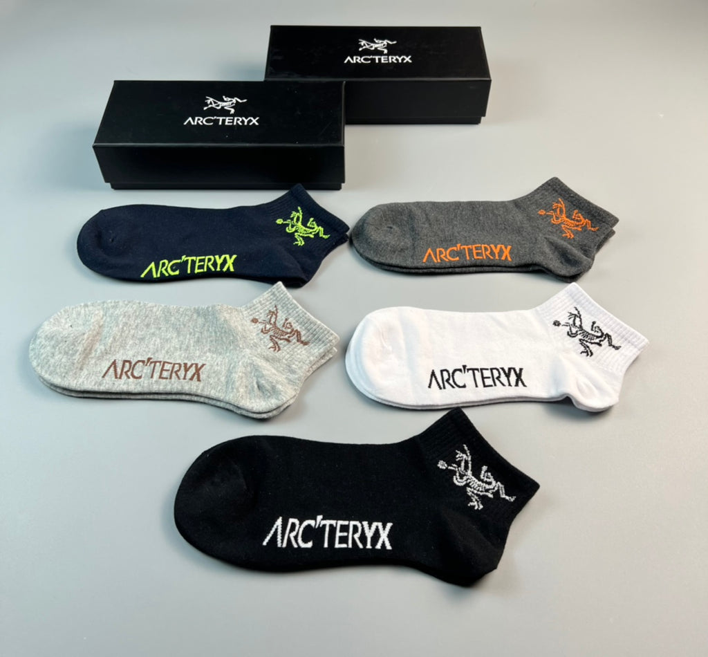 Arcteryx contrast lettering bird graphic ankle socks - view 12