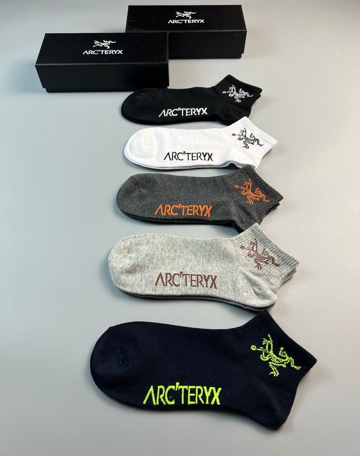 Arcteryx contrast lettering bird graphic ankle socks - view 18
