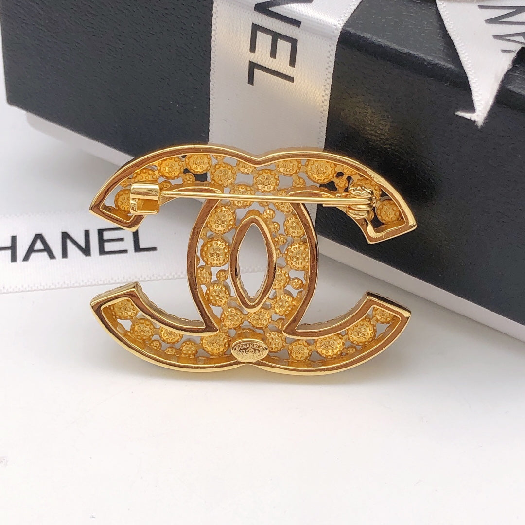 Chanel Interlocking C Pearl Brooch - album image 8