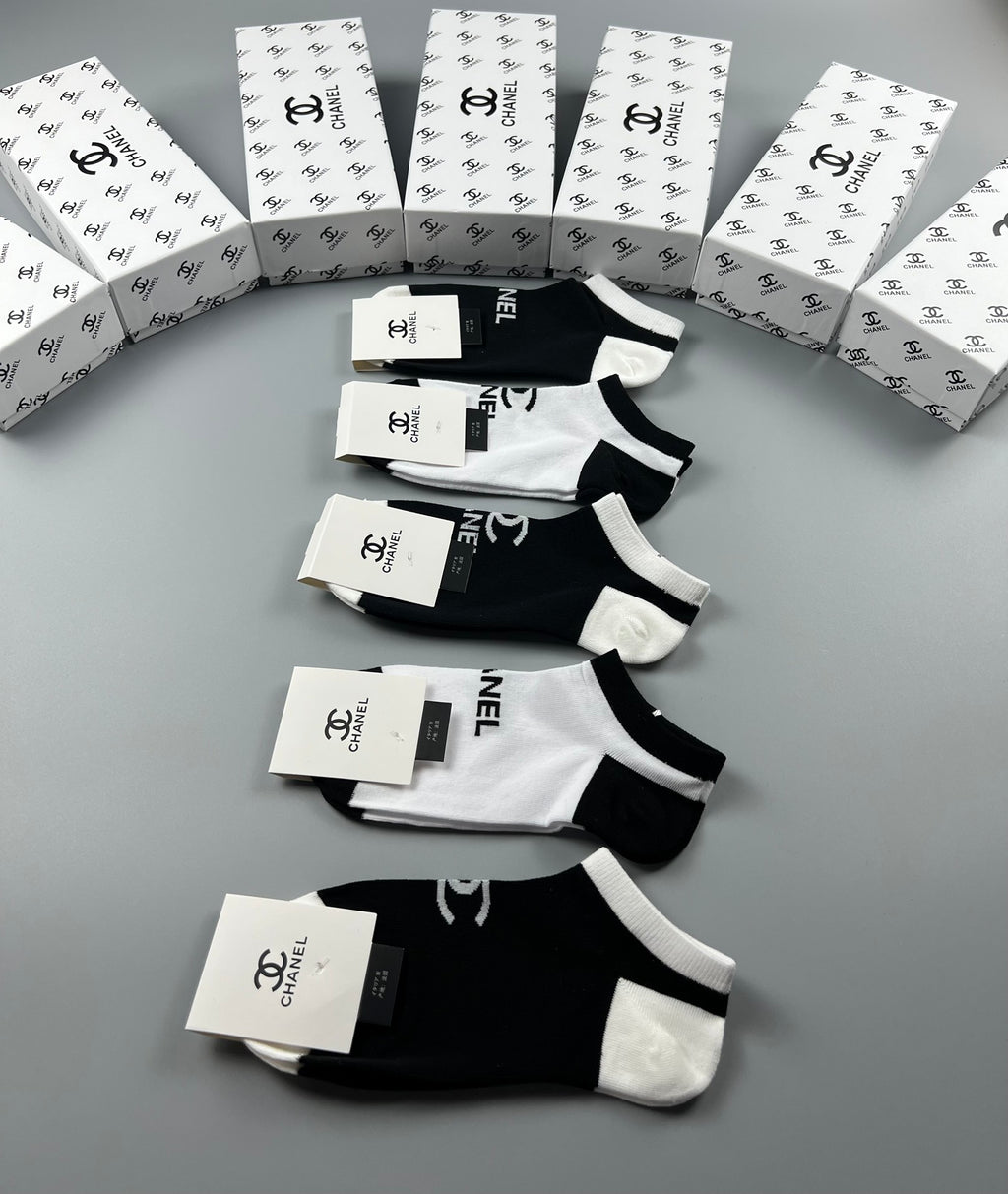 Chanel contrast heel lettering ankle socks - view 9