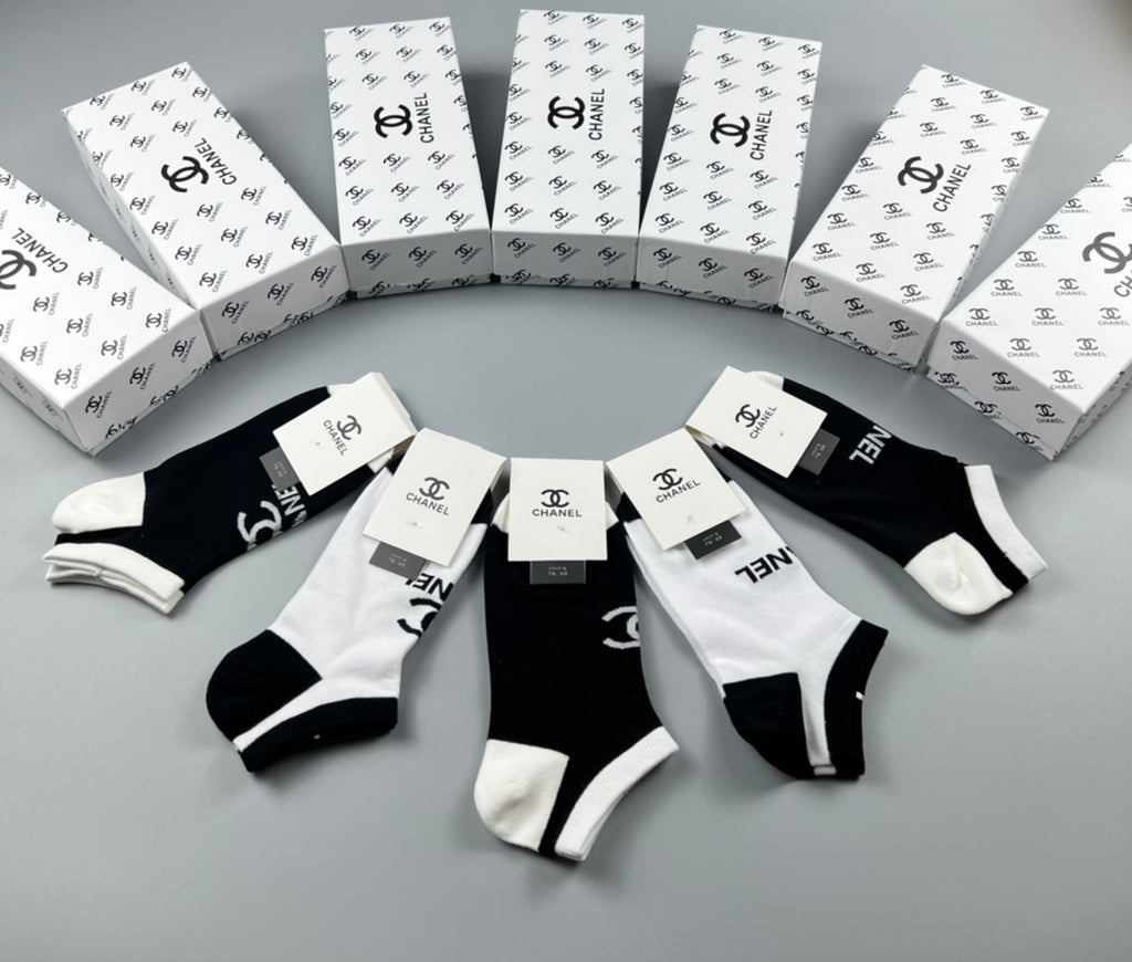 Chanel contrast heel lettering ankle socks - view 3
