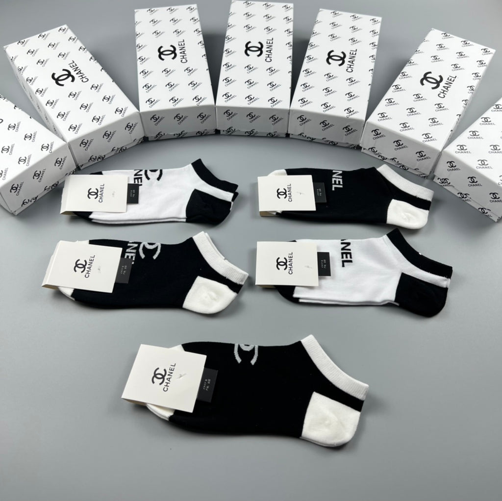Chanel contrast heel lettering ankle socks - view 5