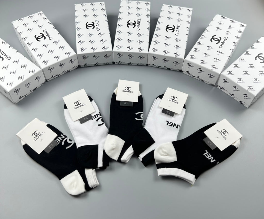Chanel contrast heel lettering ankle socks - view 2