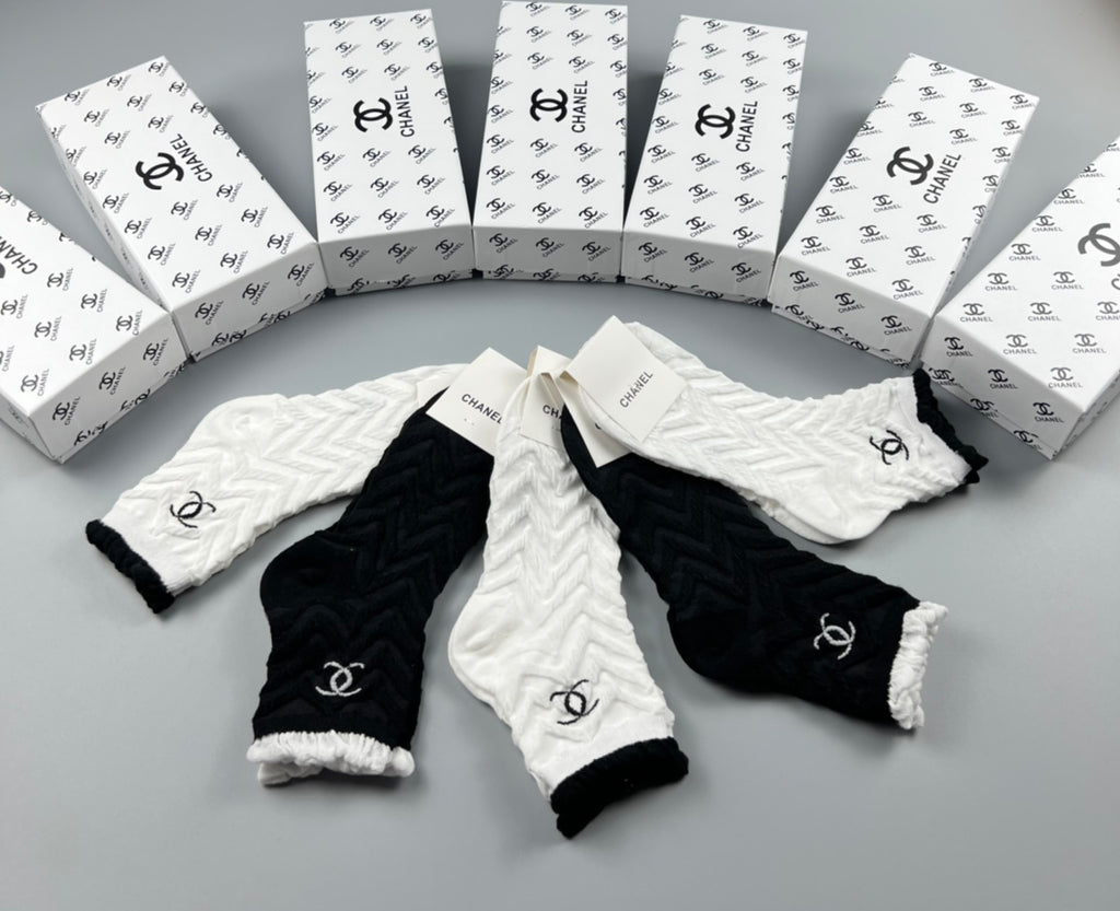 Chanel cable knit monochrome emblem crew socks - view 2