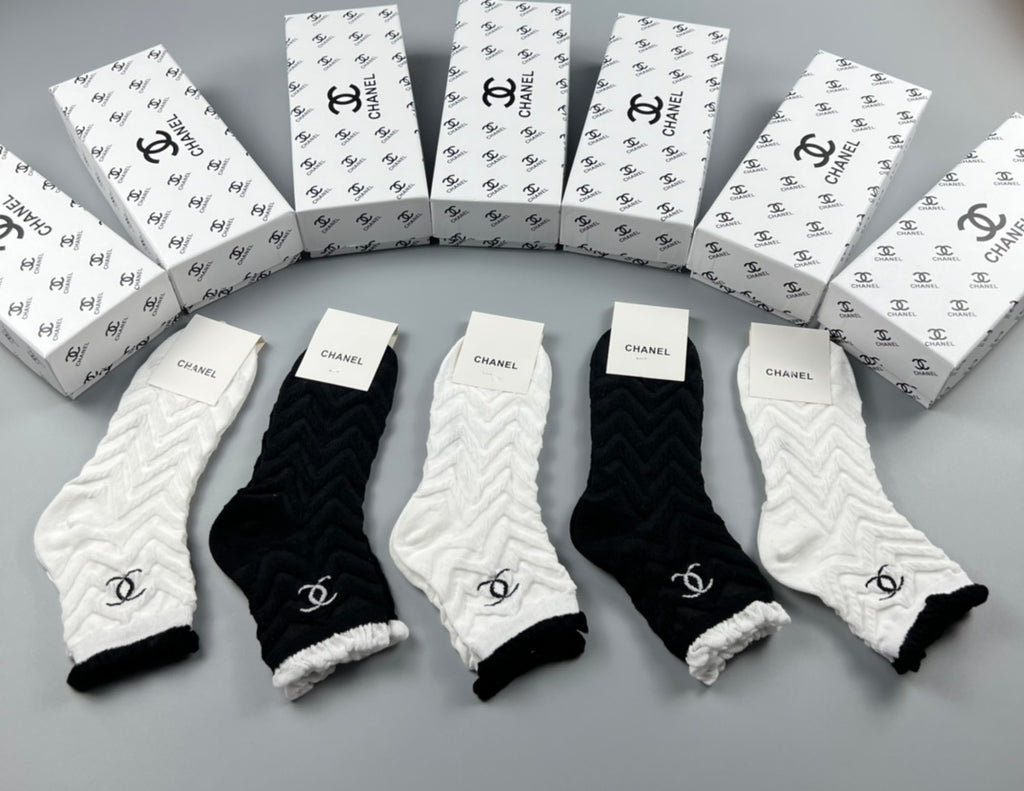 Chanel cable knit monochrome emblem crew socks - view 1