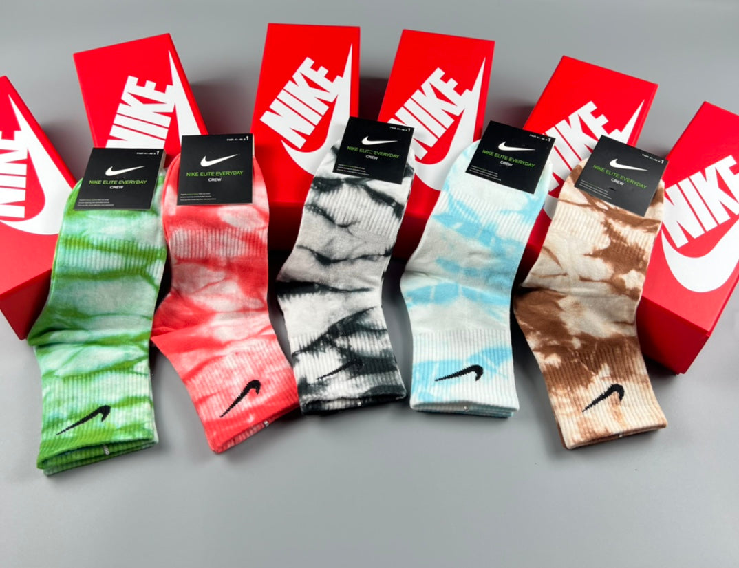Nike bright tie dye swoosh crew socks, image 6