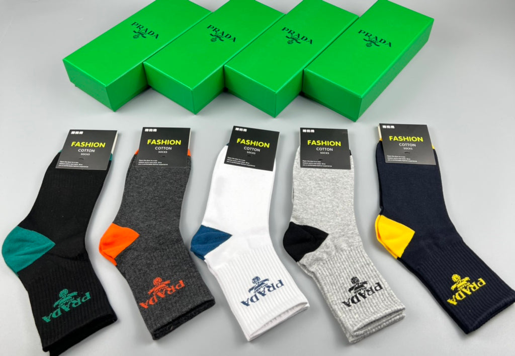 Prada contrast heel lettering crew socks - view 1