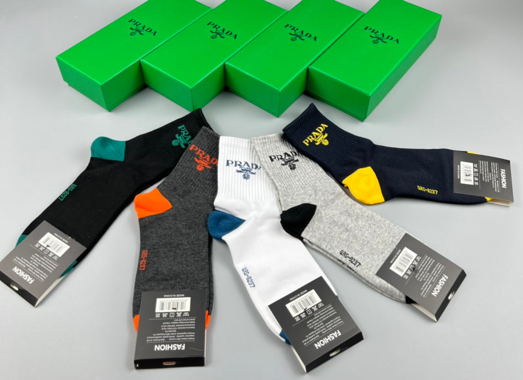 Prada contrast heel lettering crew socks - view 5