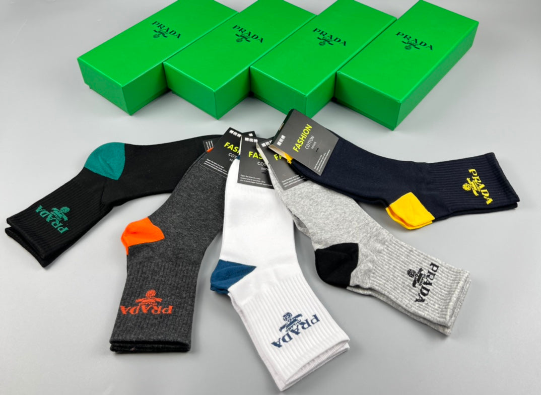 Prada contrast heel lettering crew socks - view 2