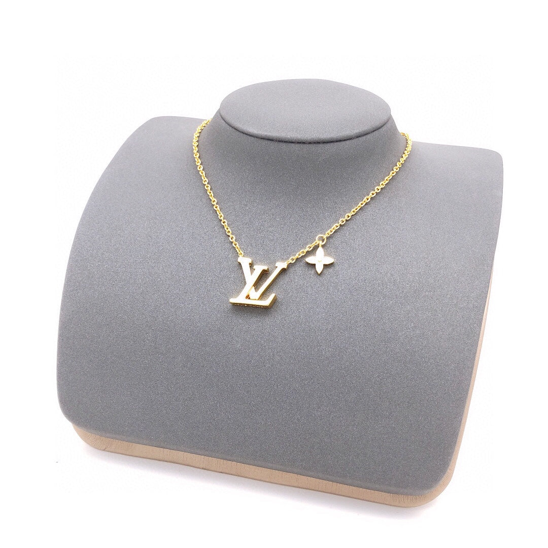 Louis Vuitton White Necklace - album image 8