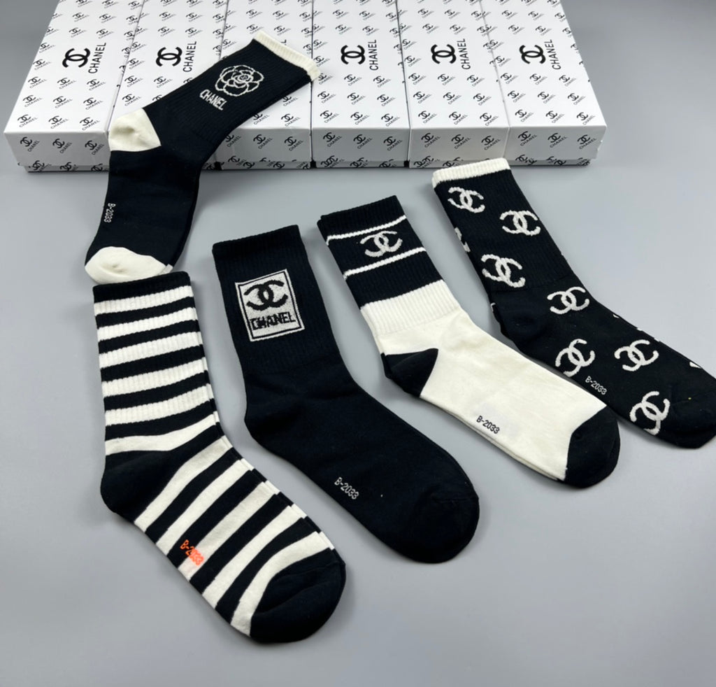 Chanel monochrome stripe graphic crew socks - view 11