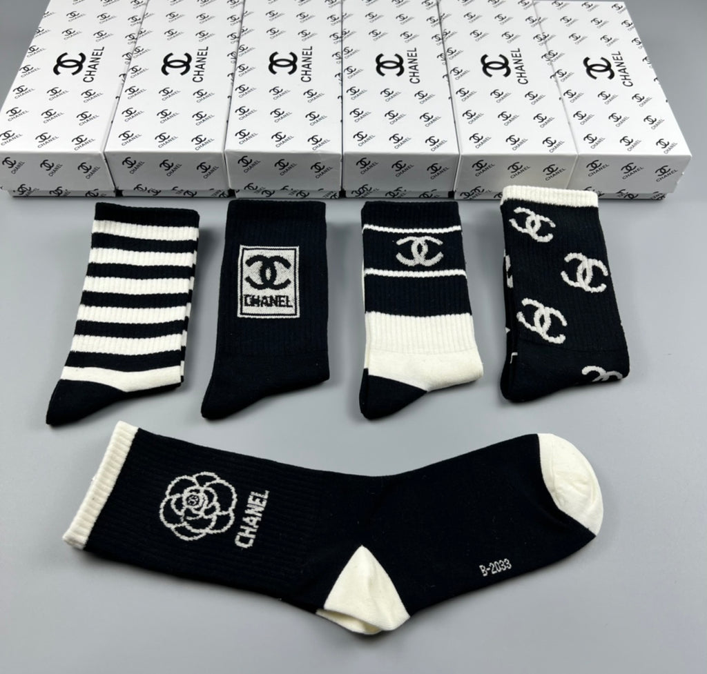 Chanel monochrome stripe graphic crew socks - view 12