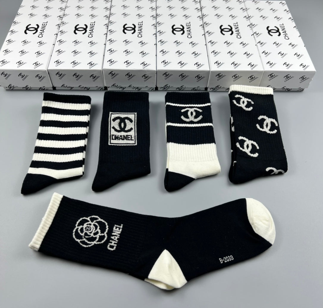 Chanel monochrome stripe graphic crew socks - view 12