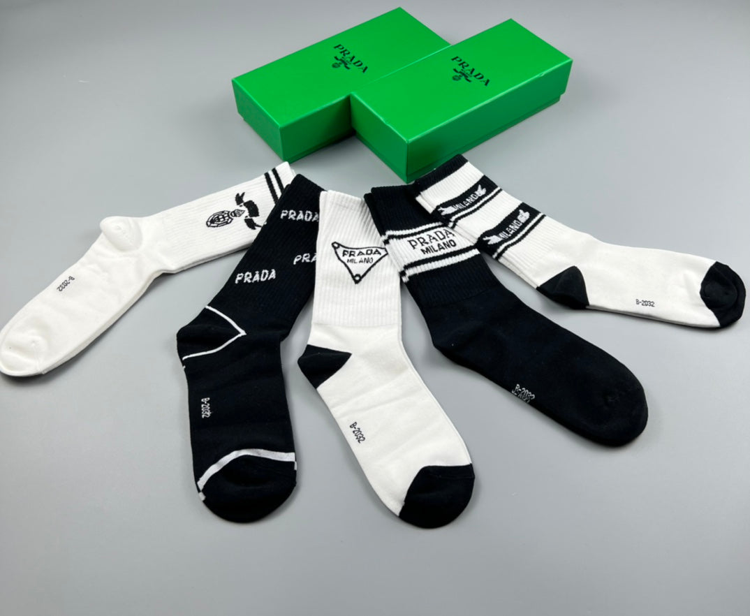 Prada mixed graphic contrast cuff crew socks - view 2