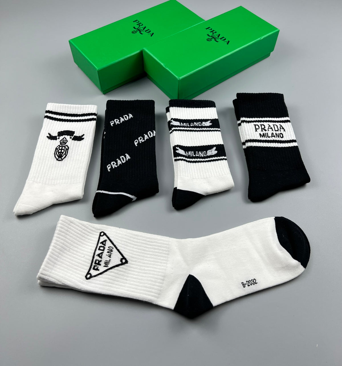 Prada mixed graphic contrast cuff crew socks - view 5