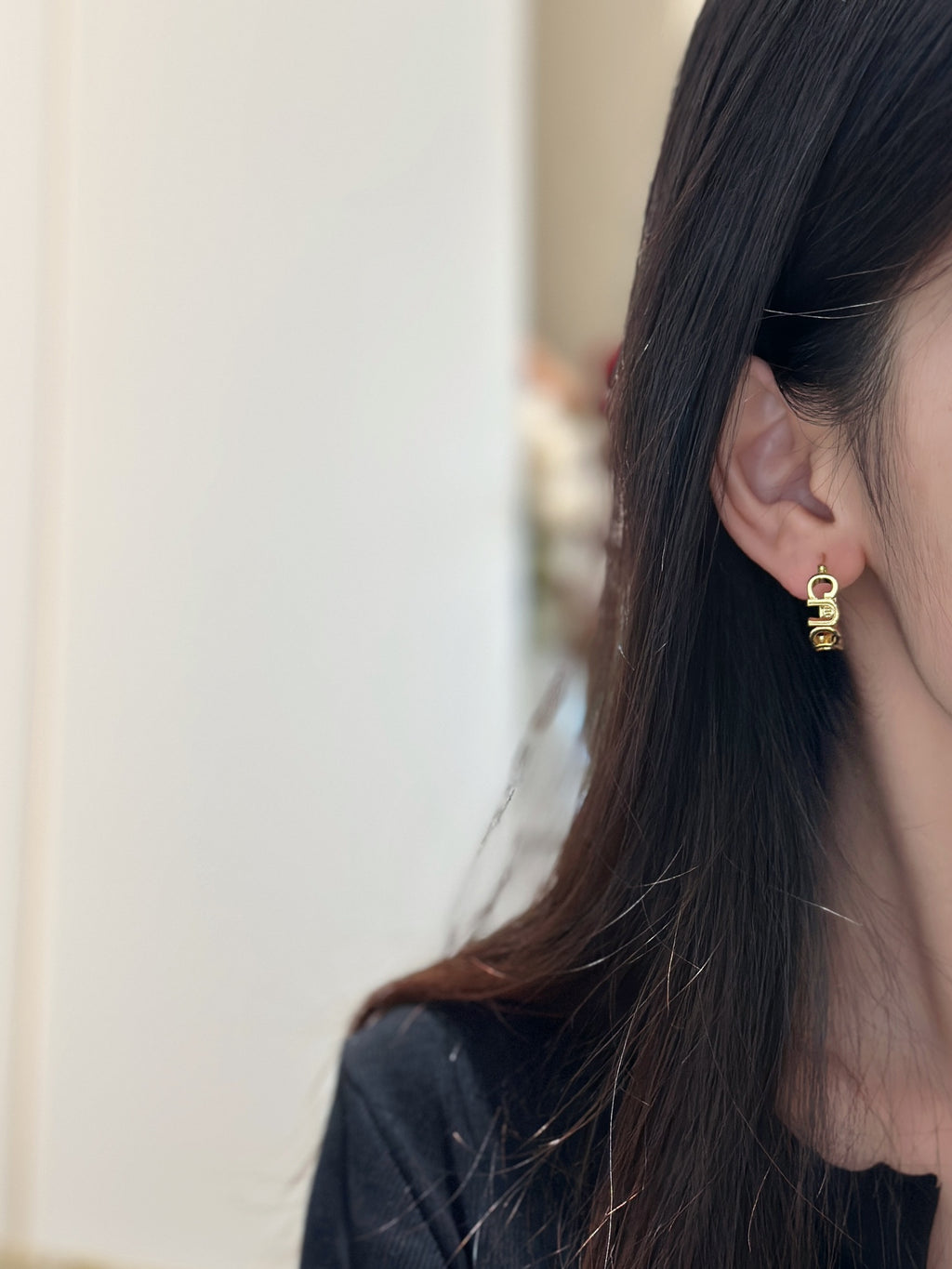 Gucci GG Letter Earrings - album image 2