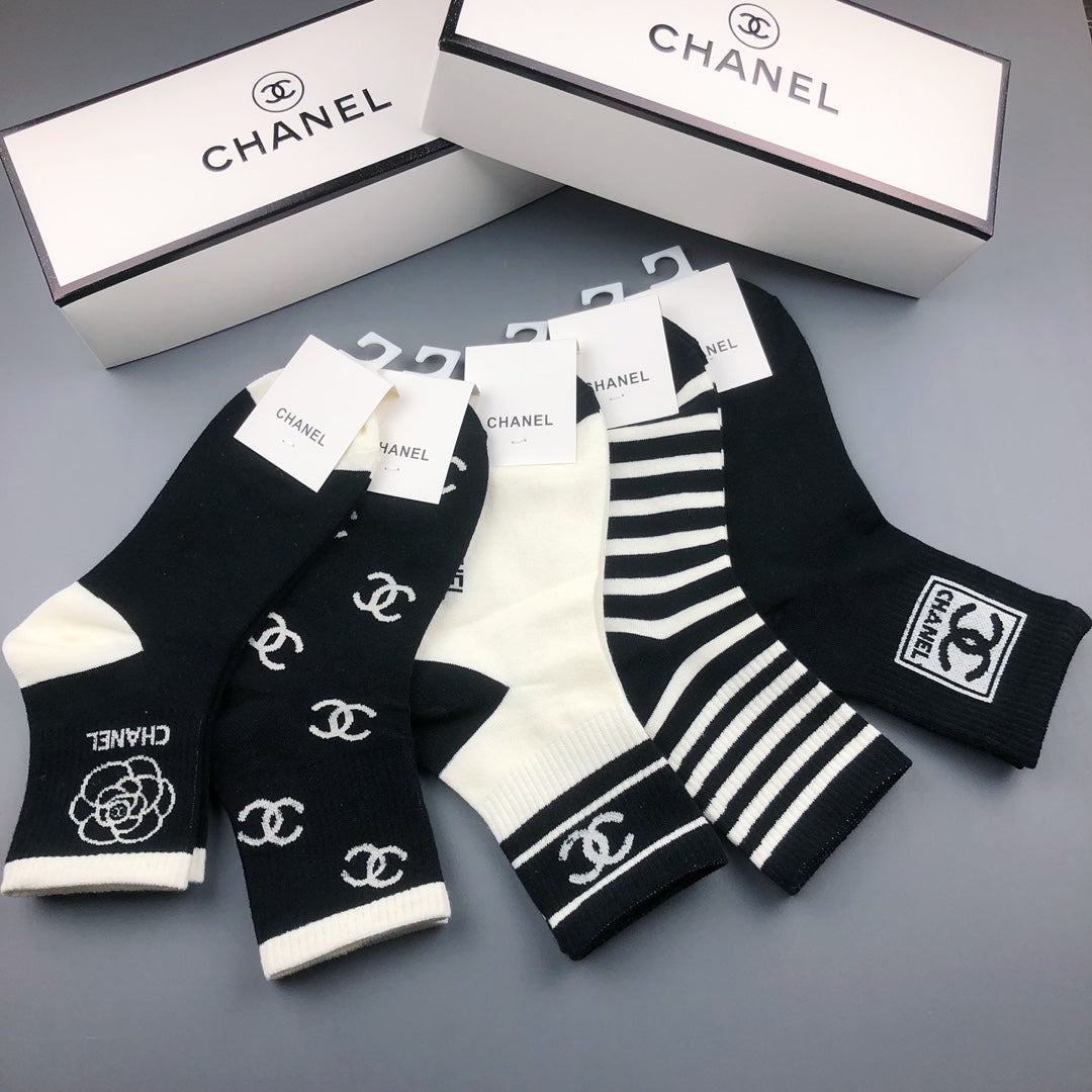 Chanel monochrome stripe graphic crew socks - view 4