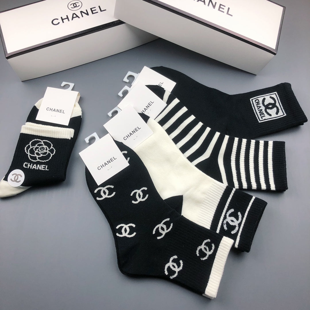 Chanel monochrome stripe graphic crew socks - view 5