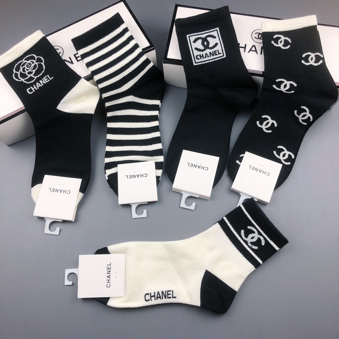 Chanel monochrome stripe graphic crew socks - view 6