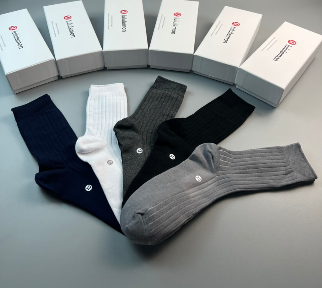 Lululemon monochrome ribbed emblem crew socks - view 4