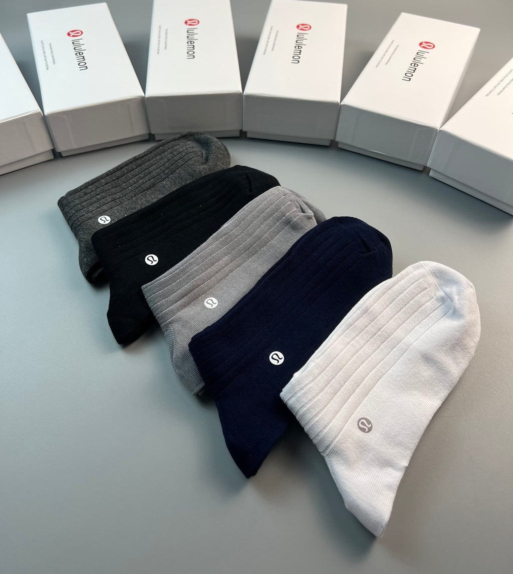 Lululemon monochrome ribbed emblem crew socks - view 8