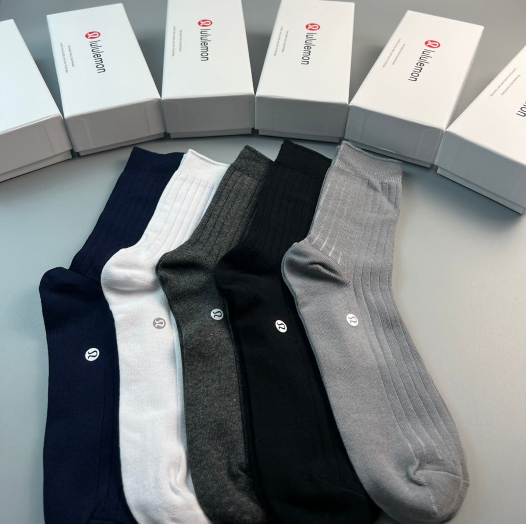 Lululemon monochrome ribbed emblem crew socks - view 6