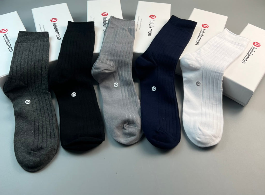 Lululemon monochrome ribbed emblem crew socks - view 7