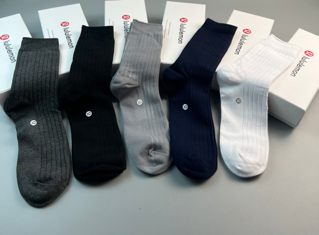 Lululemon monochrome ribbed emblem crew socks - view 7