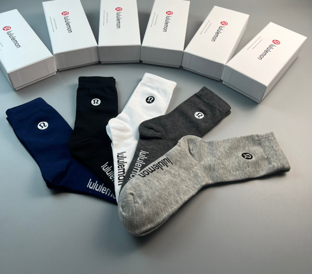 Lululemon small emblem ribbed crew socks - view 3