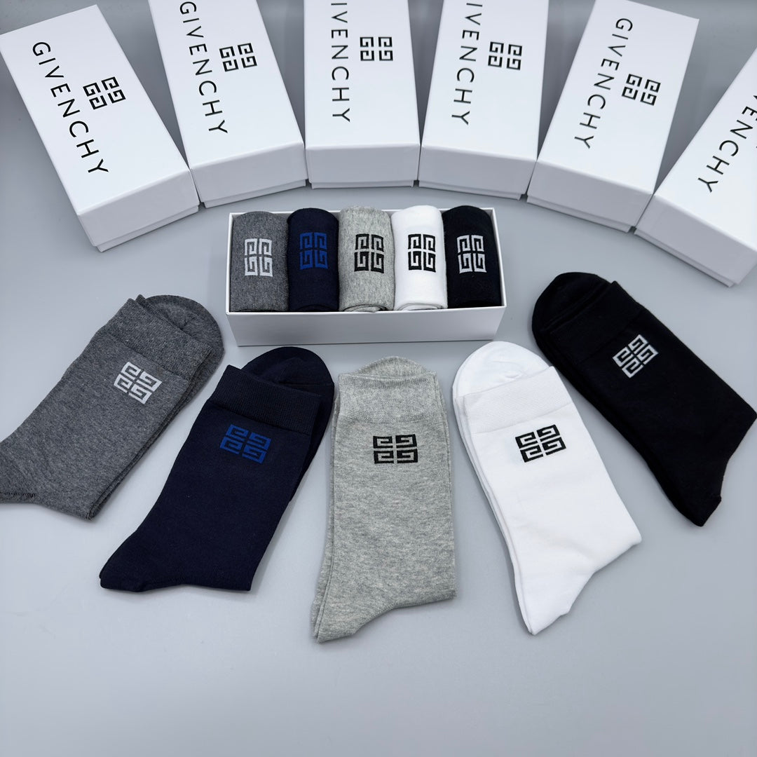 Givenchy small emblem short cuff ankle socks - view 6