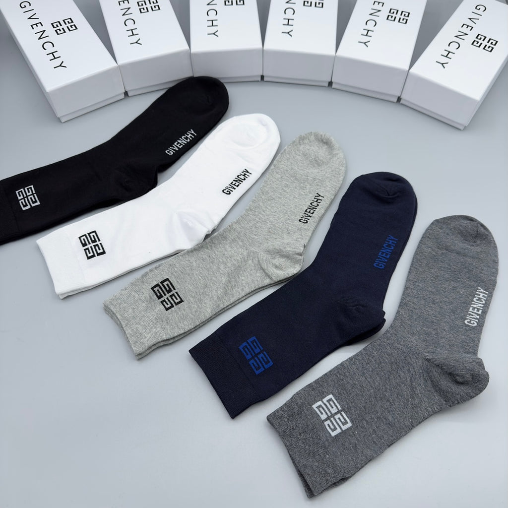 Givenchy small emblem short cuff ankle socks - view 7
