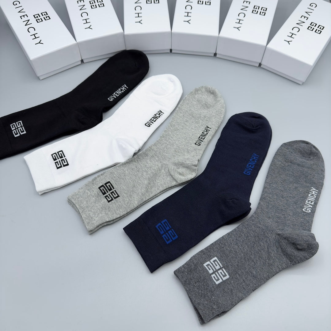 Givenchy small emblem short cuff ankle socks - view 7