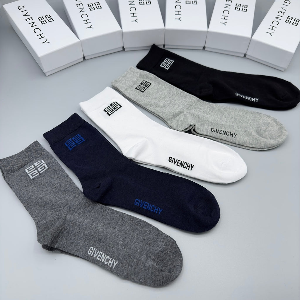 Givenchy small emblem short cuff ankle socks - view 1