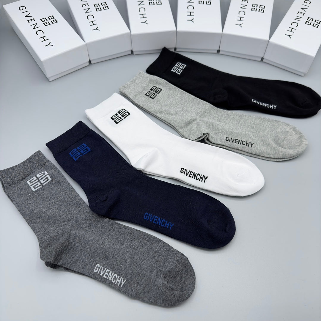 Givenchy small emblem short cuff ankle socks - view 1
