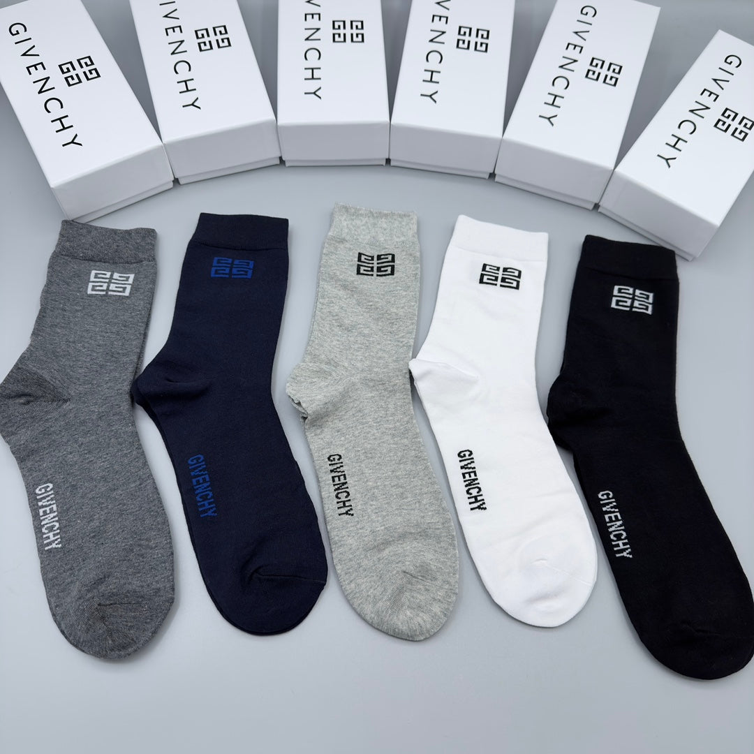 Givenchy small emblem short cuff ankle socks - view 3