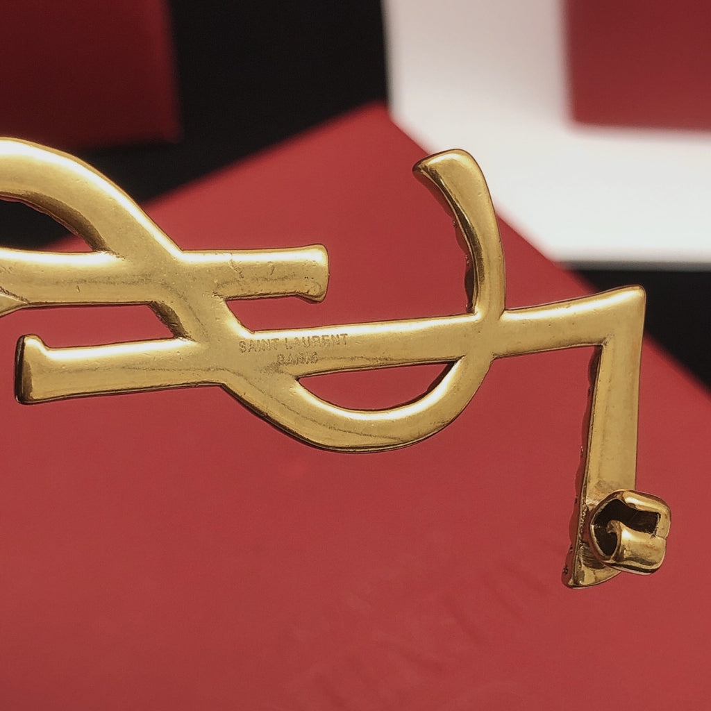 Saint Laurent Antique Gold-Tone Rope-Textured Monogram Brooch - album image 6