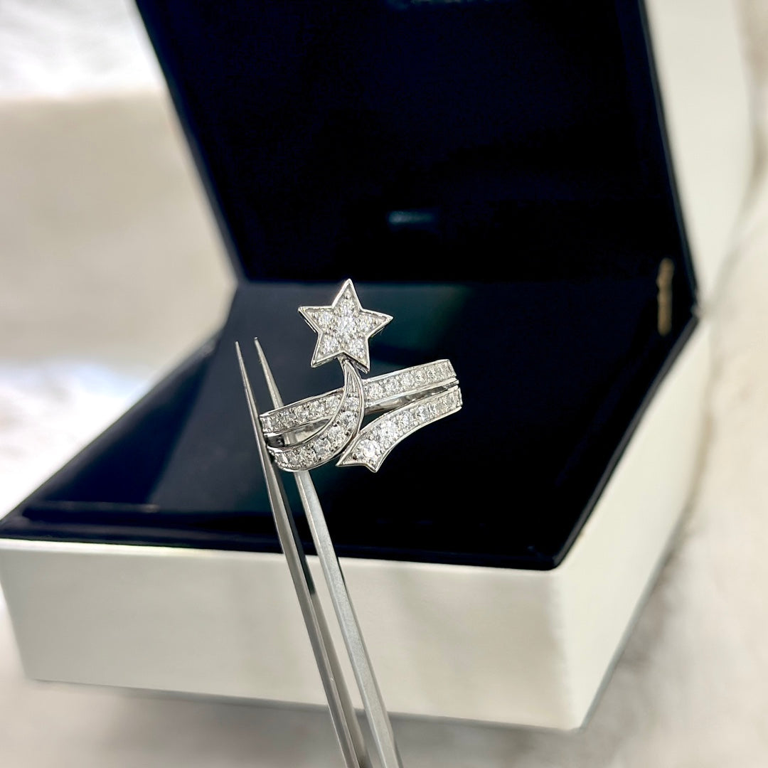 Chanel Silver-Tone Arrow CC Ring - album image 3
