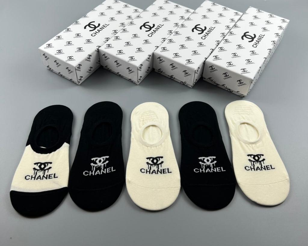 Chanel low cut center emblem ankle socks - view 1