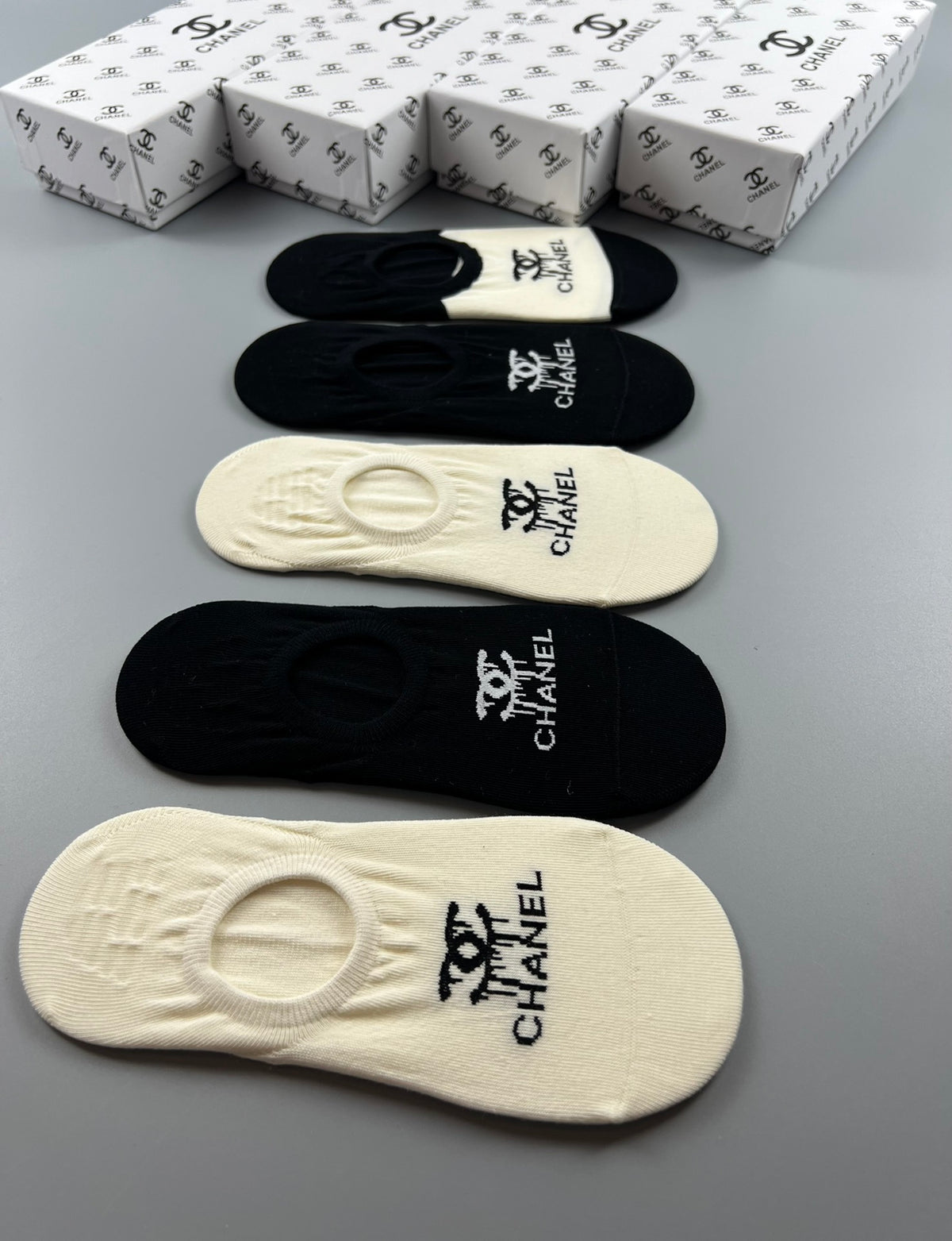 Chanel low cut center emblem ankle socks - view 8