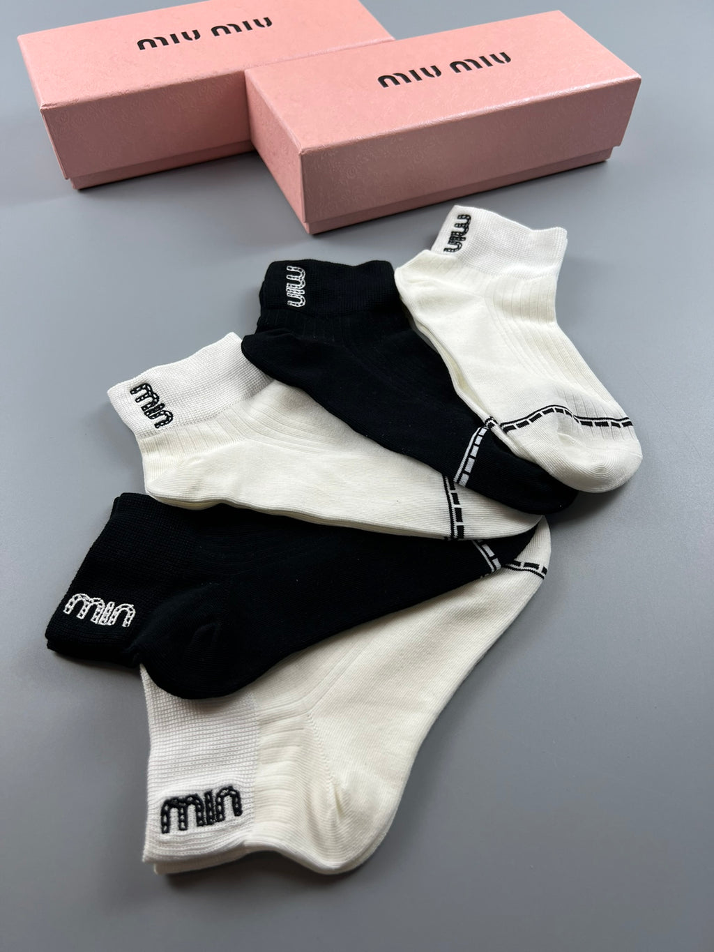 Miu Miu fine contrast cuff ankle socks, image 4