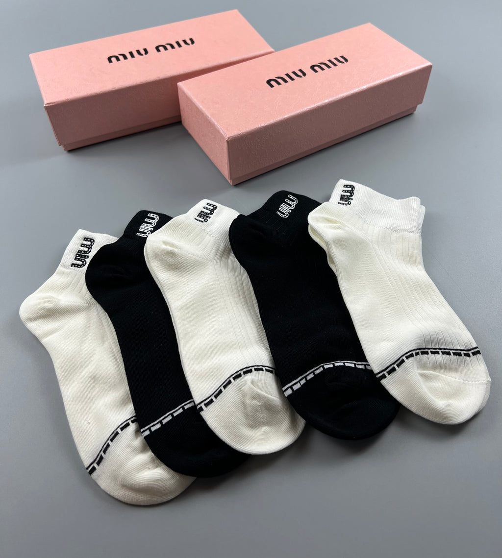 Miu Miu fine contrast cuff ankle socks, image 7