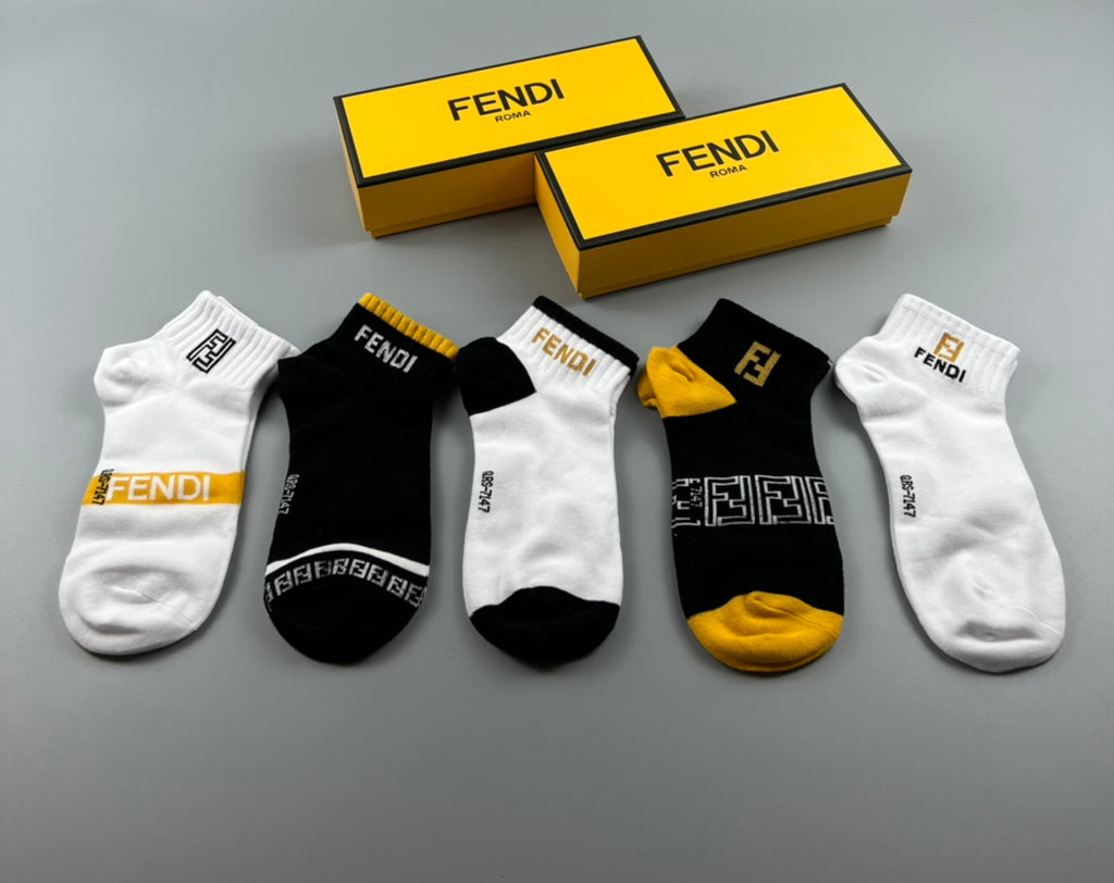Fendi mixed character graphics ankle socks - view 1