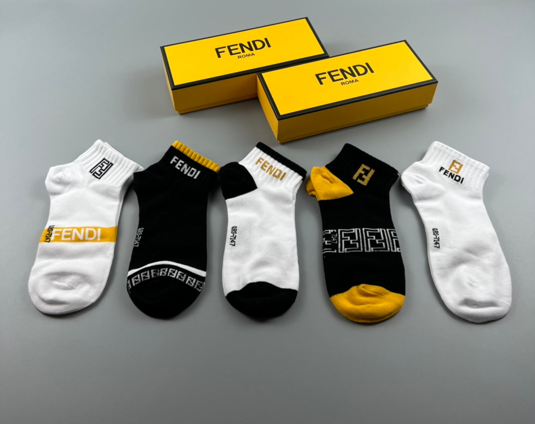 Fendi mixed character graphics ankle socks - view 1