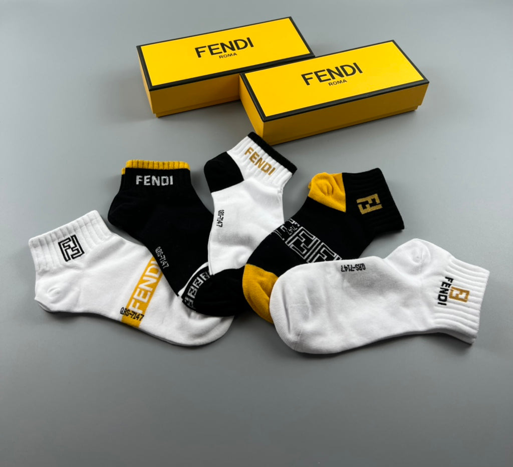 Fendi mixed character graphics ankle socks - view 3