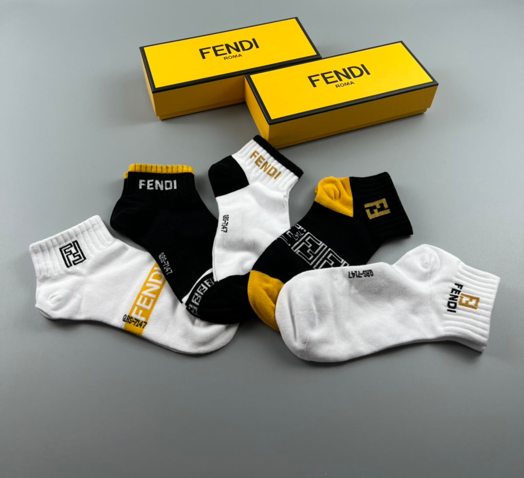 Fendi mixed character graphics ankle socks - view 3