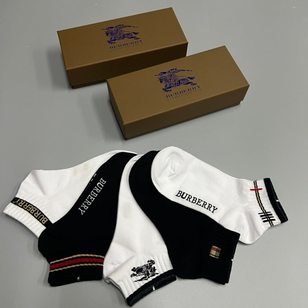 Burberry contrast cuff wordmark ankle socks - view 2